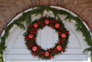 Highlighting Your Home's Curb Appeal for the Holidays